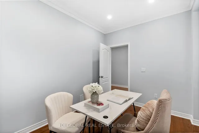 Additional image 23 of 21 Crown Dr