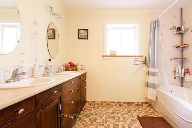 Additional image 29 of 12 Chauncey Ave