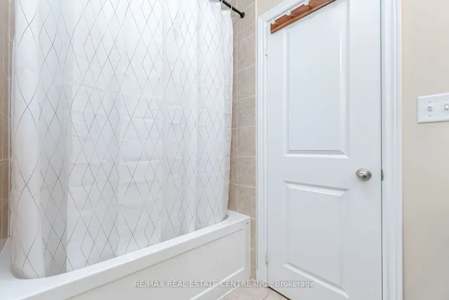 Additional image 30 of 59 Benhurst Cres