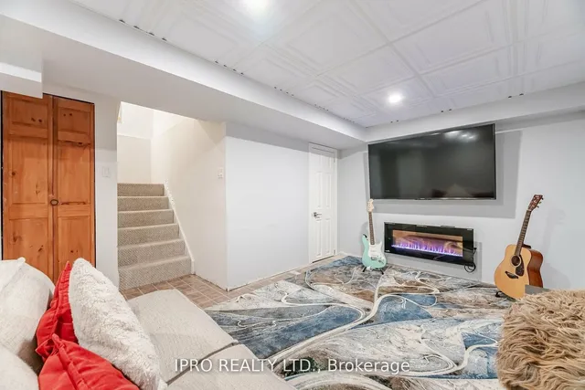 Additional image 26 of 39 Lakecrest Tr