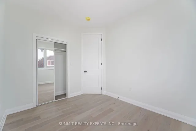 Additional image 34 of 9 Keewatin Gate