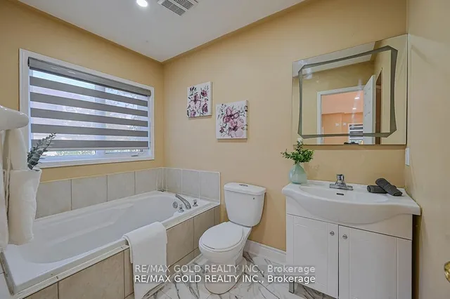 Additional image 24 of 52 Sandyshores Dr