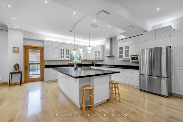 Additional image 12 of 98 Burbank Dr