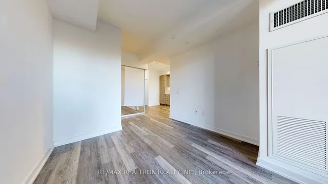 Additional image 14 of 250 Lawrence Ave Unit 501