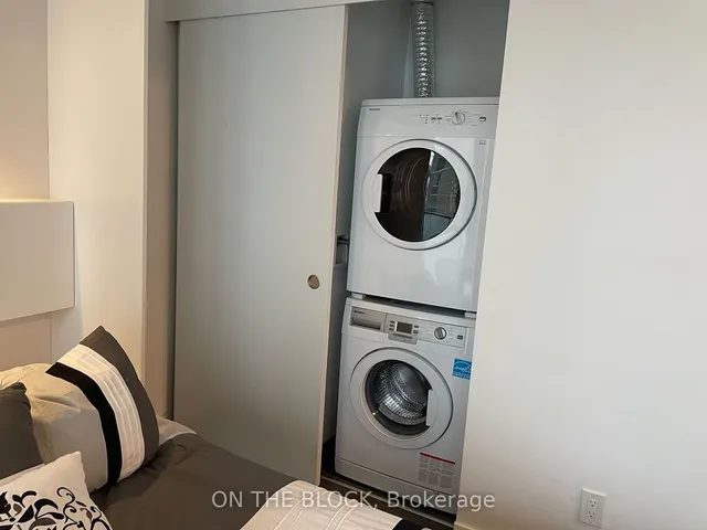 Additional image 13 of 185 Roehampton Ave Unit 509