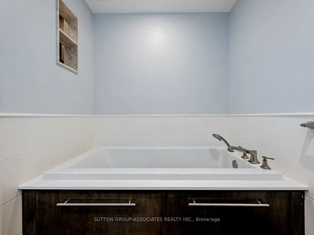 Additional image 16 of 211 QUEENS QUAY WEST Unit 1116