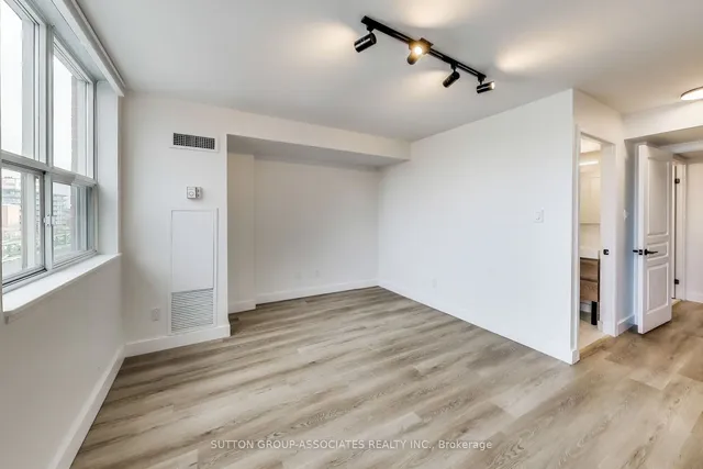 Additional image 13 of 323 Richmond St Unit 818