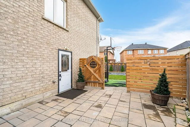 Additional image 26 of 26 Regis Circ