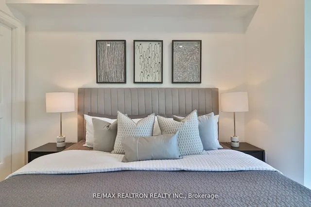 Additional image 21 of 285 Avenue Rd Unit 403