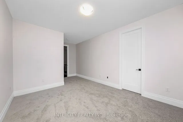 Additional image 29 of 65 Claremont Dr