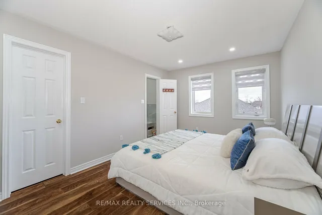 Additional image 21 of 42 Domenico Cres