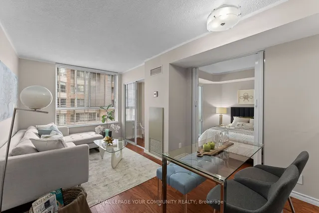 Additional image 7 of 711 Bay St Unit 1221