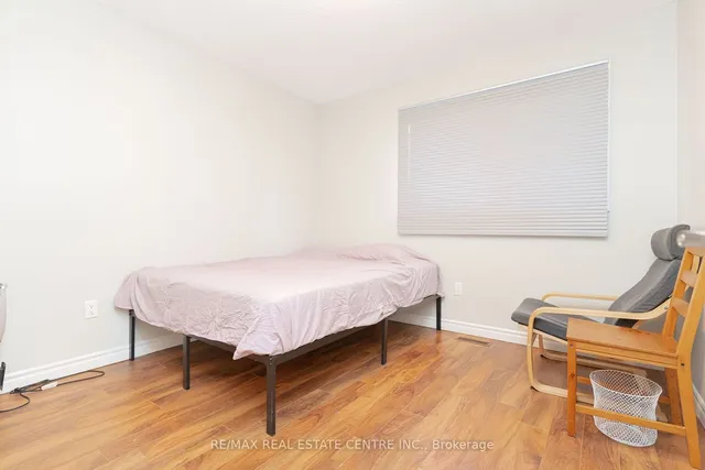 Additional image 19 of 3 Candy Cres