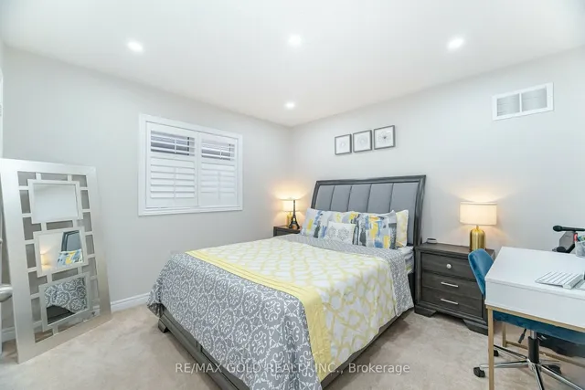 Additional image 28 of 24 Campwood Cres