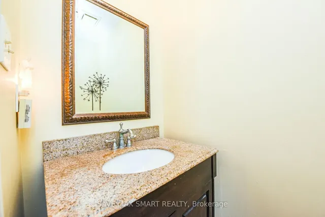 Additional image 14 of 10 Keewatin Gate