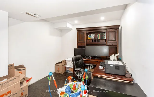 Additional image 37 of 31 Hollingsworth Circ