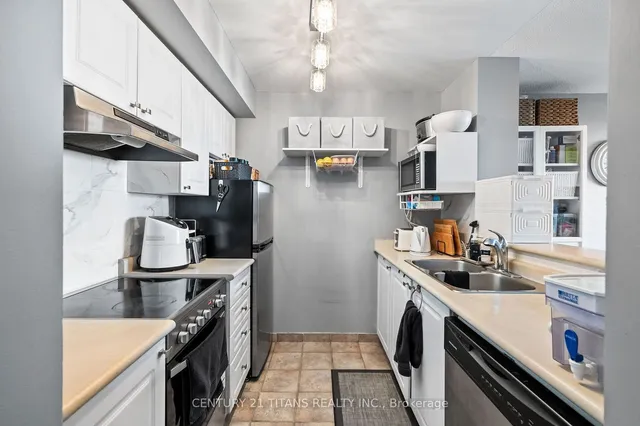 Additional image 22 of 1 Lee Centre Dr Unit 1813