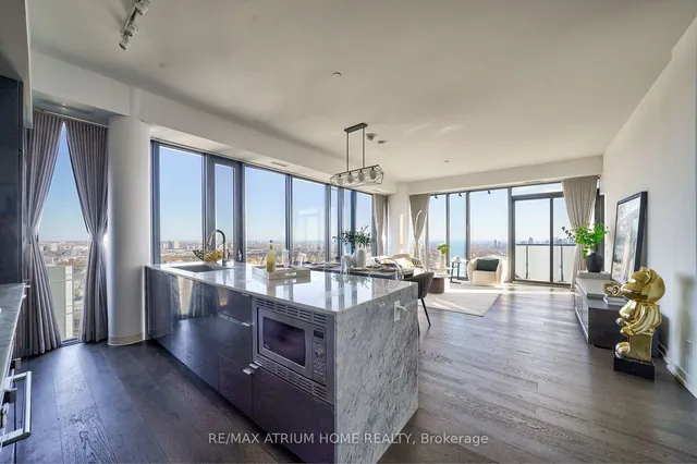 Additional image 7 of 161 Roehampton Ave Unit Ph05