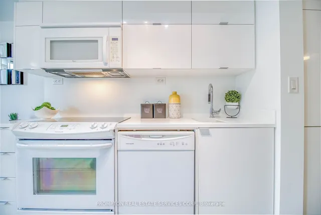 Additional image 11 of 21 ICEBOAT Terr Unit 930