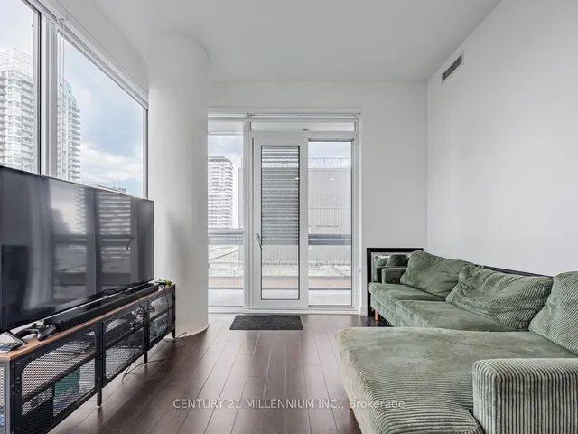 Additional image 13 of 39 Roehampton Ave Unit 1203