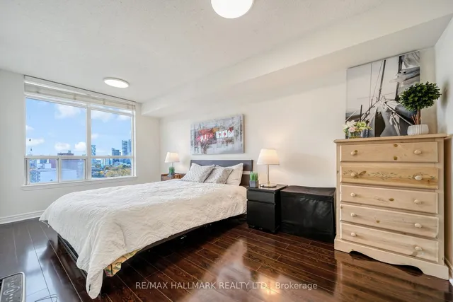 Additional image 10 of 225 Wellesley St Unit 1002