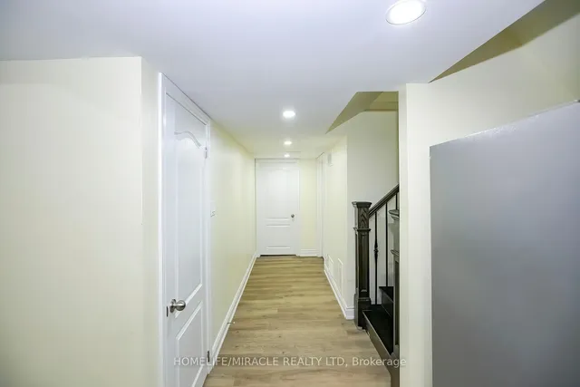 Additional image 30 of 31 Saint Dennis Rd