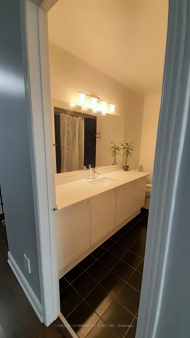 Additional image 15 of 42 Four Seasons Circ