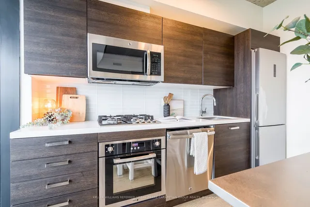 Additional image 18 of 11 Charlotte St Unit 2004