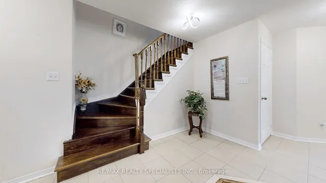 Additional image 21 of 66 Vintage Gate