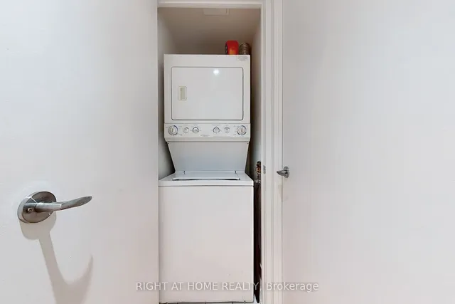 Additional image 12 of 281 Mutual St Unit 2708