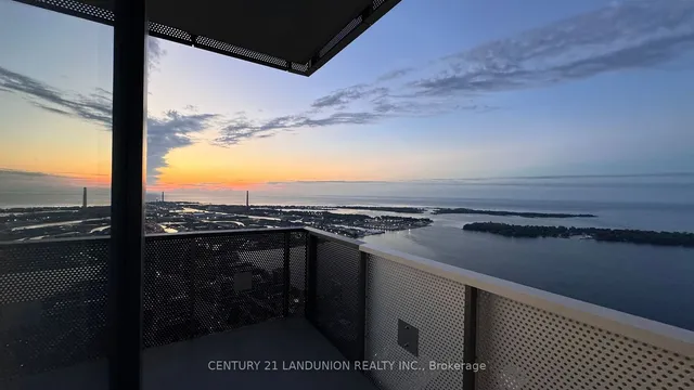 Additional image 4 of 138 Downes St Unit PH206