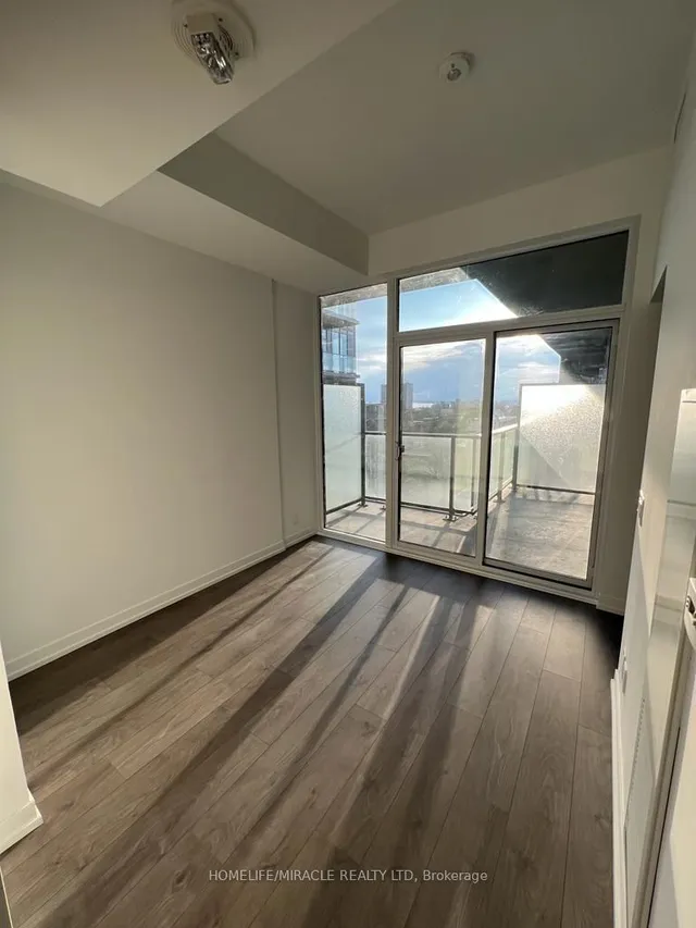 Additional image 7 of 270 Dufferin St Unit 914