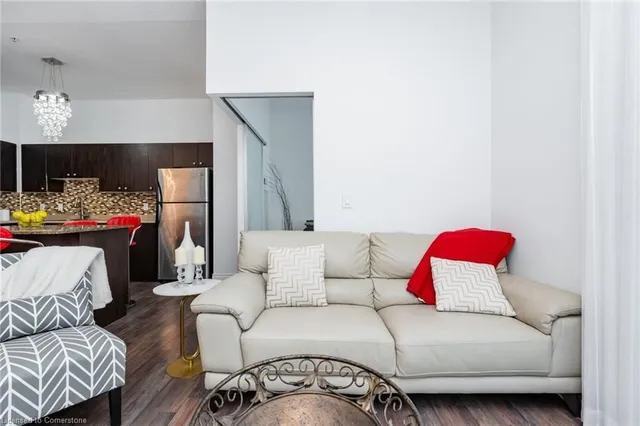 Additional image 24 of 215 Queen St Unit 102