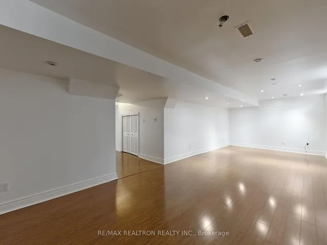 Additional image 35 of 8 Grackle Tr