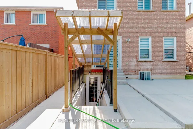 Additional image 37 of 44 Leatherhead Crt