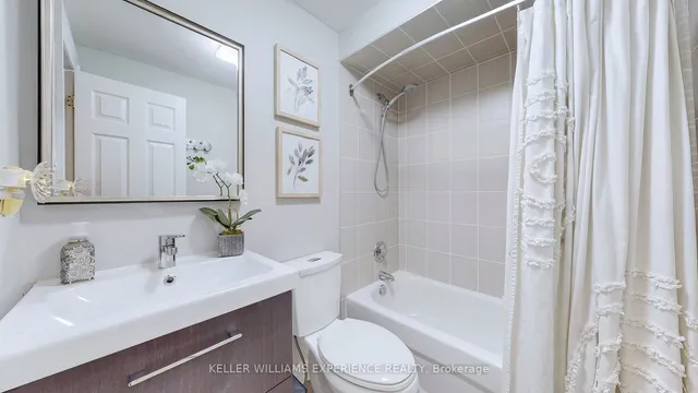 Additional image 30 of 16 Gatwick Lane