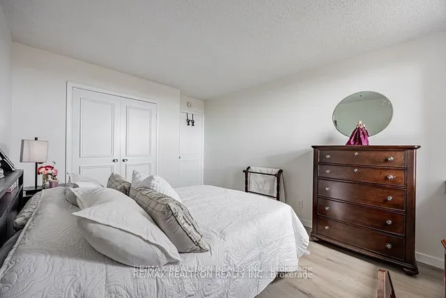 Additional image 15 of 30 Fashion Roseway Unit 518E