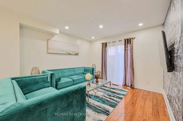 Additional image 14 of 80 Winners Circ