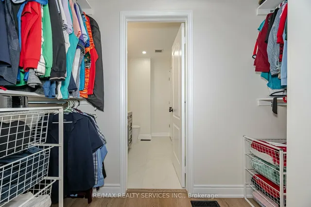 Additional image 24 of 35 Forestgrove Circ