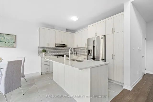 Additional image 14 of 13 Tea Rose Rd