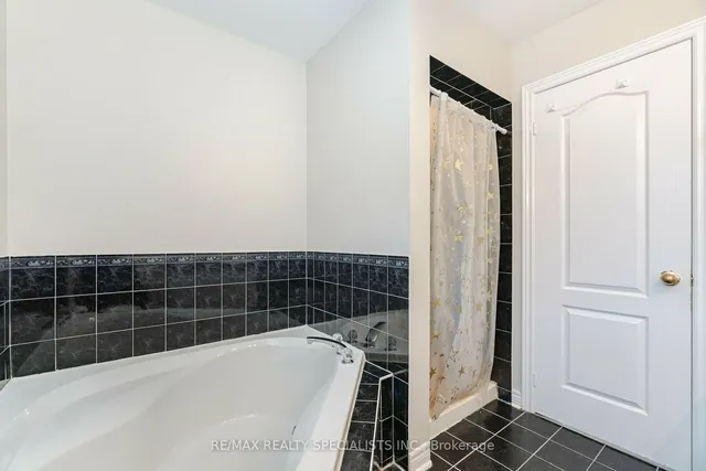 Additional image 23 of 9 Whitewash Way