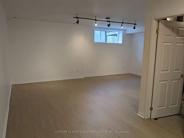 Additional image 31 of 83 Mondeo Dr Unit 150