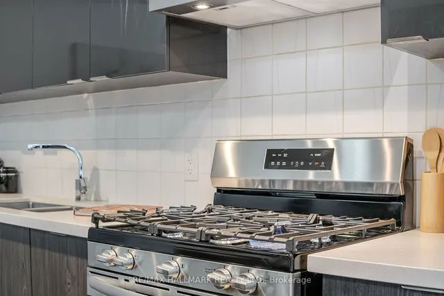 Additional image 13 of 580 Kingston Rd Unit 104