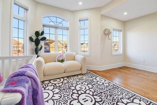 Additional image 19 of 55 Lyndbrook Cres