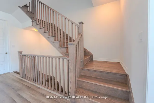 Additional image 26 of 4 Plume St