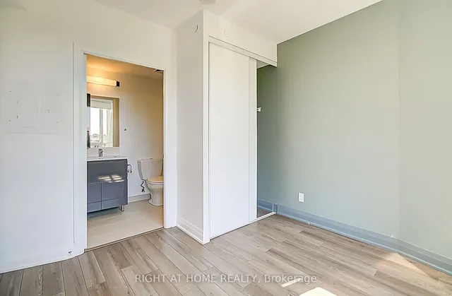 Additional image 24 of 36 Park Lawn Rd Unit 305