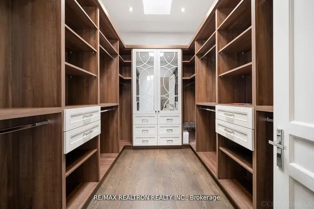 Additional image 24 of 12 Waring Crt