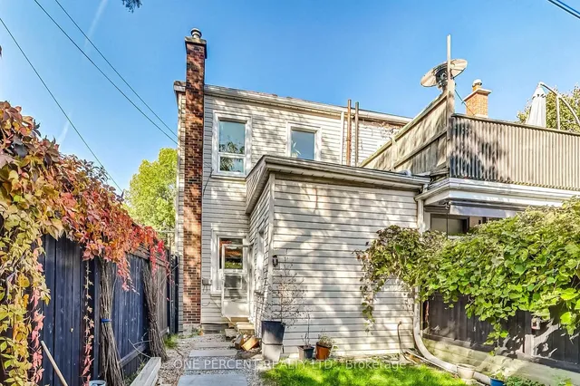 Additional image 30 of 825 Adelaide St