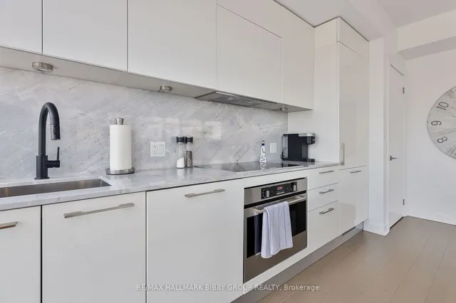 Additional image 10 of 501 Adelaide St Unit 611