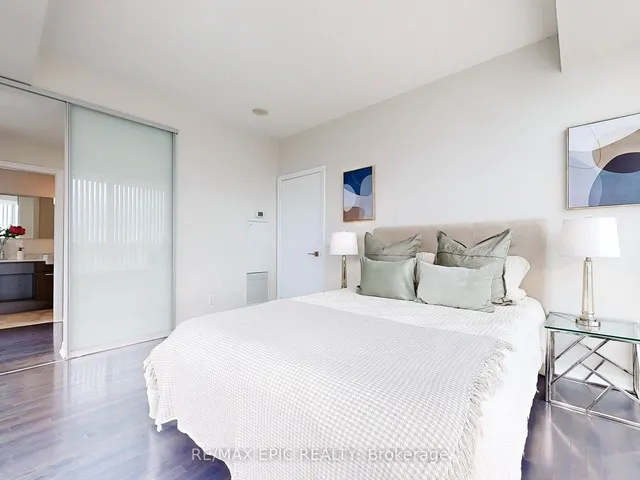 Additional image 20 of 770 Bay St Unit PH308